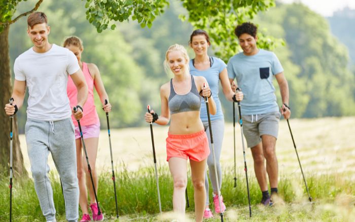 Camminare velocemente fa davvero dimagrire